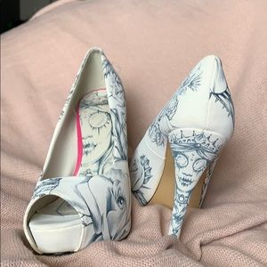 White high heels with tattoo design